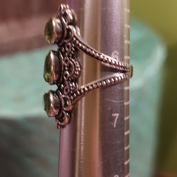 Triple Peridot Stone Vintage Style Ring main image 4